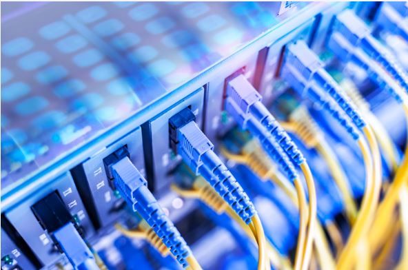 意法半導體推出高性能云光互連技術，賦能數據中心與AI集群